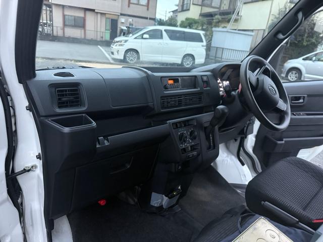 ハイゼットカーゴ ＤＸ　車検２年間　キーレス　スマートアシスト　レーンアシスト　パーキングセンサー　ＥＴＣ（8枚目）