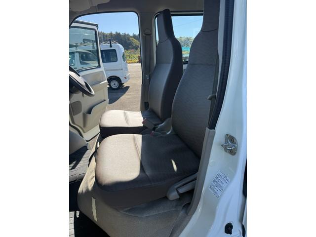 エブリイ ＰＡ　車検２年間　４速ＡＴ　デュアルカメラブレーキサポート　ルーフキャリア　オーバーヘッドレス　バックカメラ（10枚目）