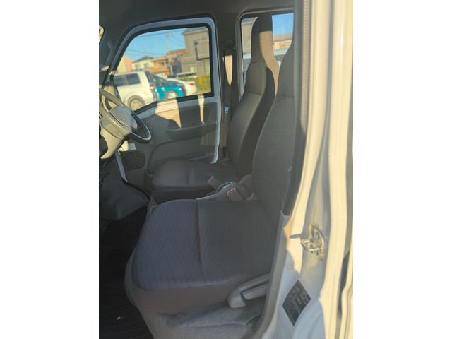 ＮＶ１００クリッパーバン ＤＸ　車検２年間　２ｎｄ発進（8枚目）