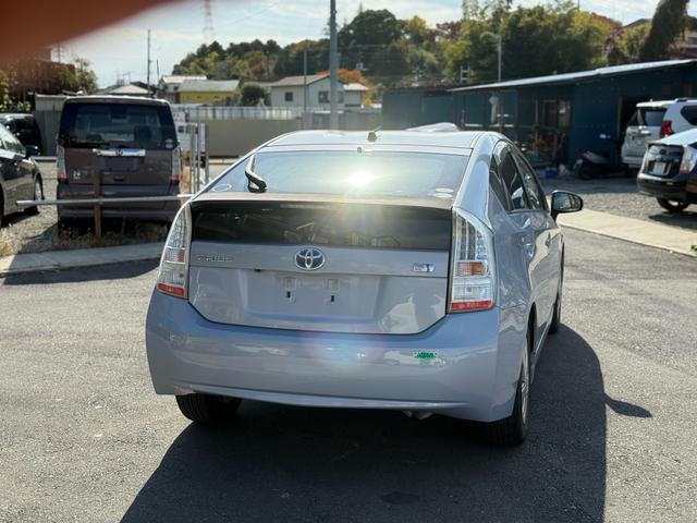 プリウス Ｓ　車検２年間　ナビ　バックカメラ　ＥＴＣ　プッシュスタート（5枚目）