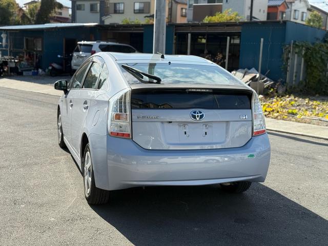 プリウス Ｓ　車検２年間　ナビ　バックカメラ　ＥＴＣ　プッシュスタート（6枚目）