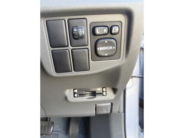 プリウス Ｓ　車検２年間　ナビ　バックカメラ　ＥＴＣ　プッシュスタート（14枚目）