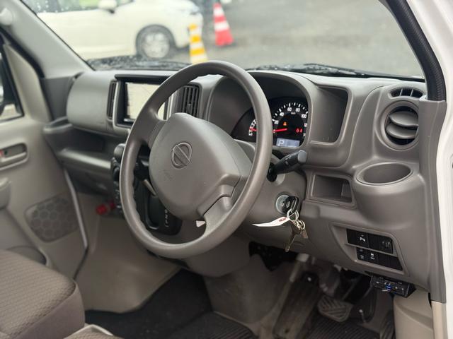 ＮＶ１００クリッパーバン ＤＸ　ＧＬセーフティパッケージ　車検２年間　４速ＡＴ　セフティサポート　キーレス　ナビ　バックカメラ　ＥＴＣ　オーバーヘッドレス（7枚目）