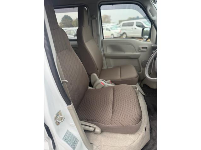 ＮＶ１００クリッパーバン ＤＸ　ＧＬセーフティパッケージ　車検２年間　４速ＡＴ　セフティサポート　キーレス　ナビ　バックカメラ　ＥＴＣ　オーバーヘッドレス（9枚目）