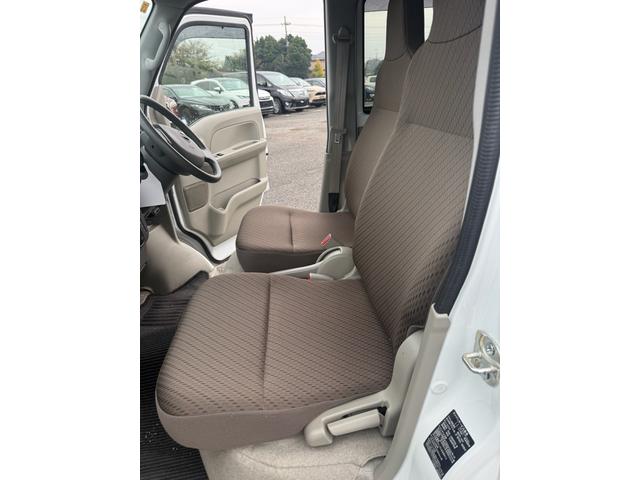 ＮＶ１００クリッパーバン ＤＸ　ＧＬセーフティパッケージ　車検２年間　４速ＡＴ　セフティサポート　キーレス　ナビ　バックカメラ　ＥＴＣ　オーバーヘッドレス（10枚目）