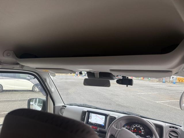 ＮＶ１００クリッパーバン ＤＸ　ＧＬセーフティパッケージ　車検２年間　４速ＡＴ　セフティサポート　キーレス　ナビ　バックカメラ　ＥＴＣ　オーバーヘッドレス（12枚目）