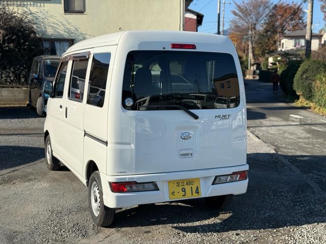 ハイゼットカーゴ ＤＸ　ＳＡＩＩＩ　車検９年３月　キーレス　スマートアシスト　ＥＴＣ　オーバーヘッドレス（3枚目）