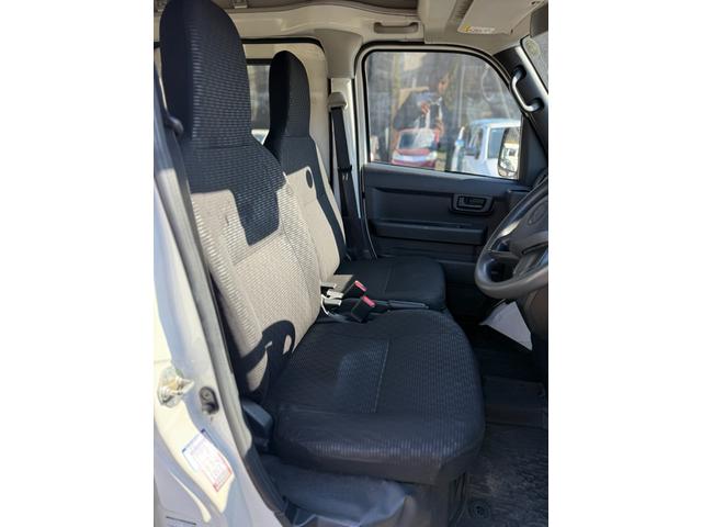 ハイゼットカーゴ ＤＸ　車検２年間　キーレス　スマートアシスト　アイドリングストップオーバーヘッドレス（9枚目）