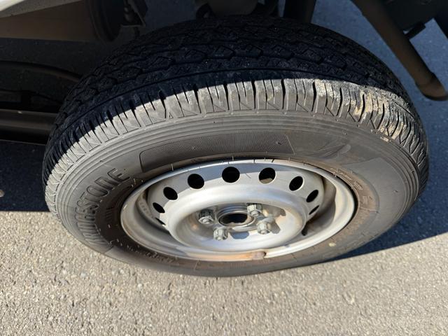 ハイゼットカーゴ ＤＸ　車検２年間　キーレス　スマートアシスト　アイドリングストップオーバーヘッドレス（14枚目）