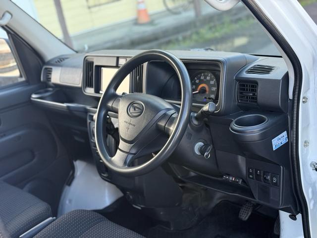 ハイゼットカーゴ ＤＸ　車検２年間　スマートアシスト　キーレス　ドライブレコーダー　ナビ　バックカメラ（7枚目）