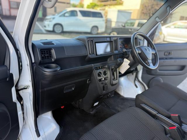 ハイゼットカーゴ ＤＸ　車検２年間　スマートアシスト　キーレス　ドライブレコーダー　ナビ　バックカメラ（8枚目）