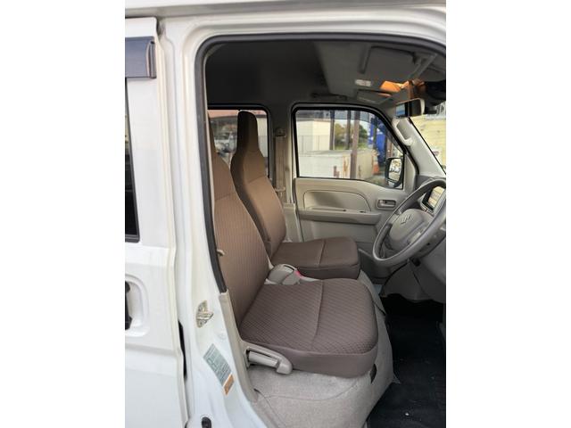 エブリイ PCリミテッド 車検2年間 4速AT キーレス ナビ バックカメラ ETC セフティサポート(10枚目)