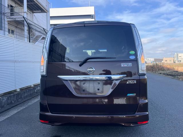 セレナ ハイウェイスター Vセレクション+セーフティ SHV(4枚目)