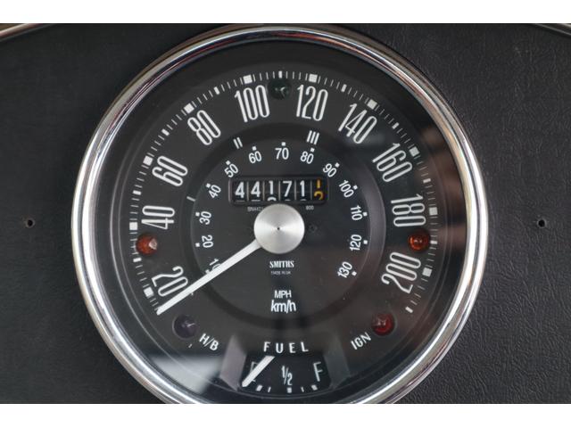 MINI 1.3 Mk1(マーク1)仕様 10インチホイール センターメーター ルーフキャリア モトリタステア フェンダーミラー センターマフラー(9枚目)