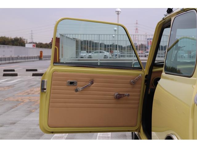 MINI 1.3 Mk1(マーク1)仕様 10インチホイール センターメーター ルーフキャリア モトリタステア フェンダーミラー センターマフラー(12枚目)