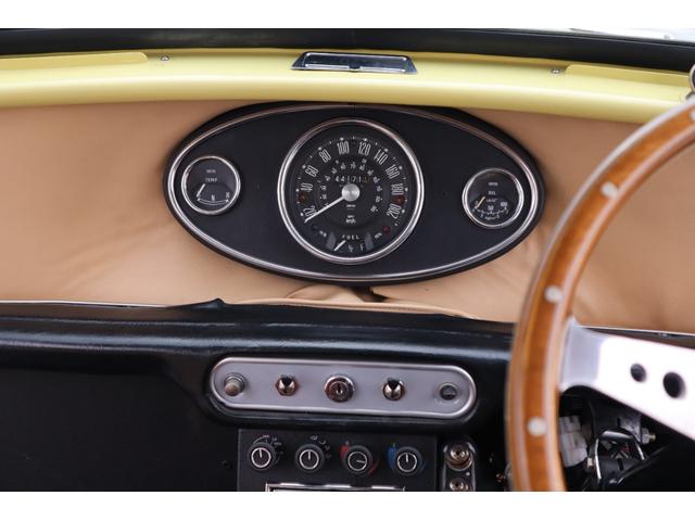 MINI 1.3 Mk1(マーク1)仕様 10インチホイール センターメーター ルーフキャリア モトリタステア フェンダーミラー センターマフラー(18枚目)