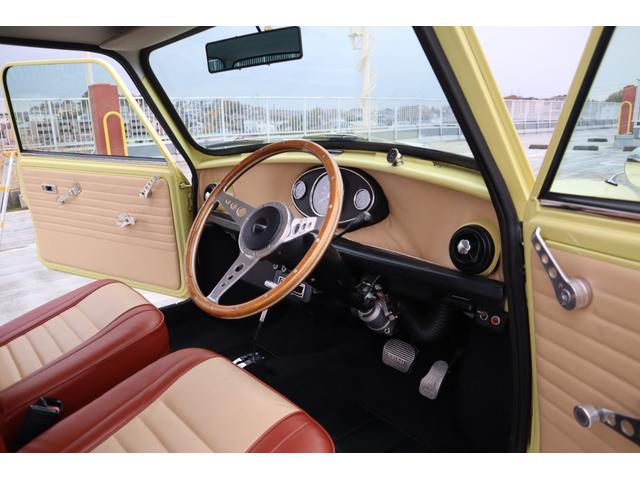 MINI 1.3 Mk1(マーク1)仕様 10インチホイール センターメーター ルーフキャリア モトリタステア フェンダーミラー センターマフラー(20枚目)