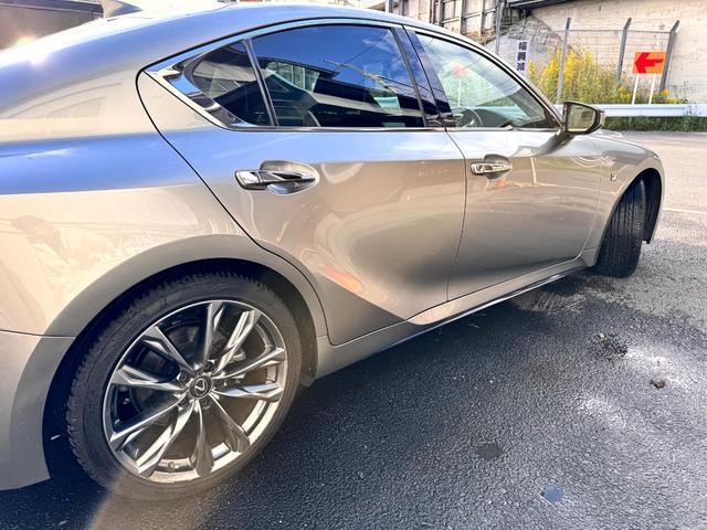 ＩＳ ＩＳ３５０　Ｆスポーツ　３眼ＬＥＤヘッドライト　アップルカープレイ　白革シート　純正オプションＬＳＤ（4枚目）