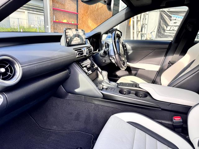 ＩＳ ＩＳ３５０　Ｆスポーツ　３眼ＬＥＤヘッドライト　アップルカープレイ　白革シート　純正オプションＬＳＤ（6枚目）