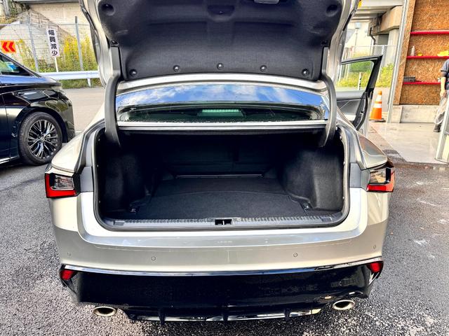 ＩＳ ＩＳ３５０　Ｆスポーツ　３眼ＬＥＤヘッドライト　アップルカープレイ　白革シート　純正オプションＬＳＤ（12枚目）