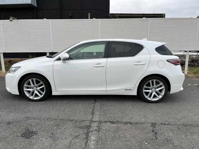 CT CT200h レクサス・純正ナビ・TV・ETC・レーダークルーズ・パドルシフト・LEDヘッドライト・レザーシート・パワーシートヒーター・コーナーセンサー(4枚目)