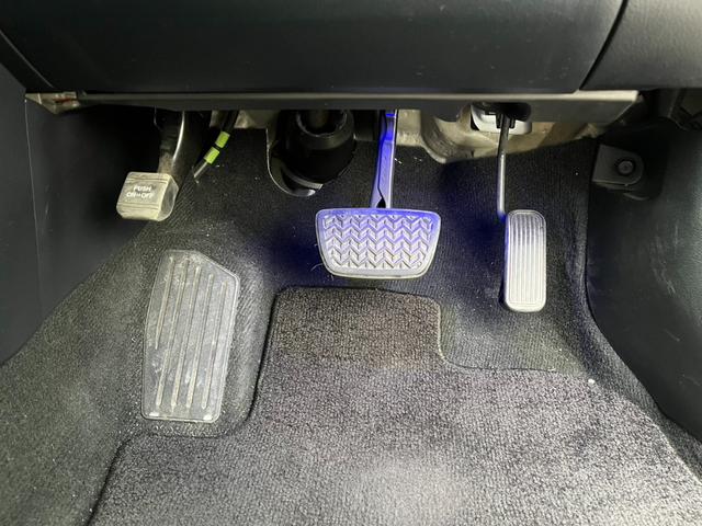 CT CT200h レクサス・純正ナビ・TV・ETC・レーダークルーズ・パドルシフト・LEDヘッドライト・レザーシート・パワーシートヒーター・コーナーセンサー(19枚目)