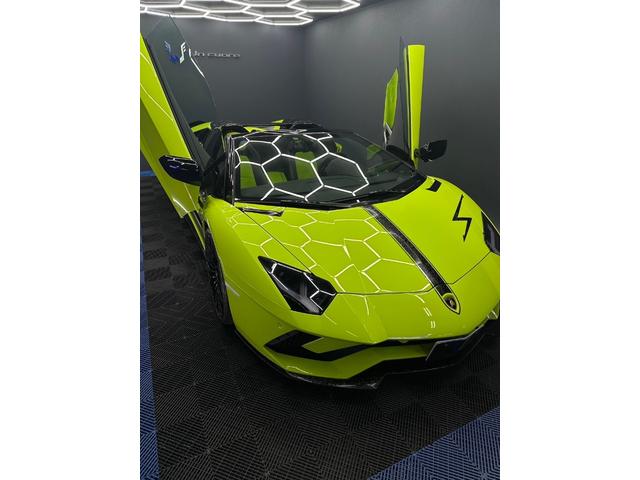 新品・未使用・美品】ランボルギーニ純正 アヴェンタドール カバー-