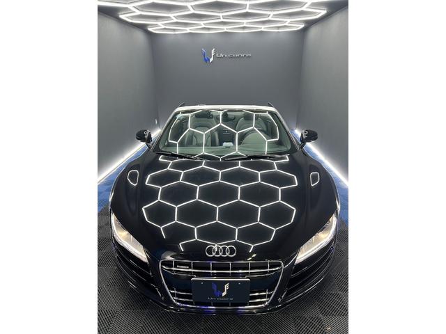 Ｒ８スパイダー ベースグレード　／ナビ／Ｂカメラ／ＢＴ接続／黒革シート／４ＷＤ／Ｖ１０自然吸気５．２Ｌエンジン／社外マフラー／オープンカー／ＬＥＤヘッドライト／パドルシフト／シートヒーター／ドラレコ／ＭＴ付ＡＴ／パワーシート／禁煙（20枚目）