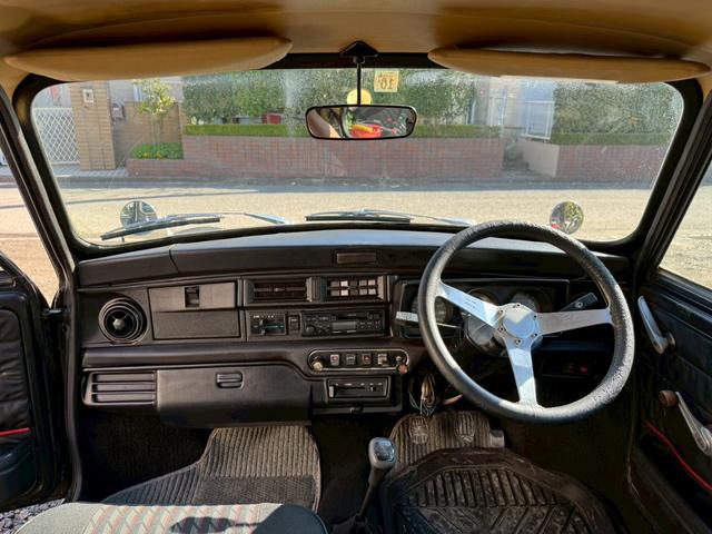 MINI クーパー1.3 /4速マニュアル/スペアキー/純正アルミ/(2枚目)