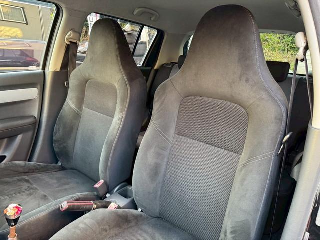 スイフト スポーツ　／５速マニュアル／ナビ／ワンセグＴＶ／社外サスペンション／社外マフラー／ゼロチャンバー／社外アルミホイール／サブウーファー／ＭＯＭＯステ／ドライブレコーダー前後／ＥＴＣ／（7枚目）