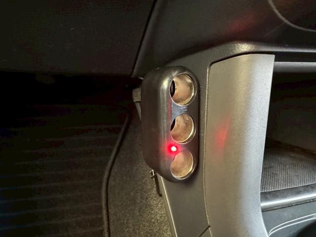 スイフト スポーツ　／５速マニュアル／ナビ／ワンセグＴＶ／社外サスペンション／社外マフラー／ゼロチャンバー／社外アルミホイール／サブウーファー／ＭＯＭＯステ／ドライブレコーダー前後／ＥＴＣ／（24枚目）