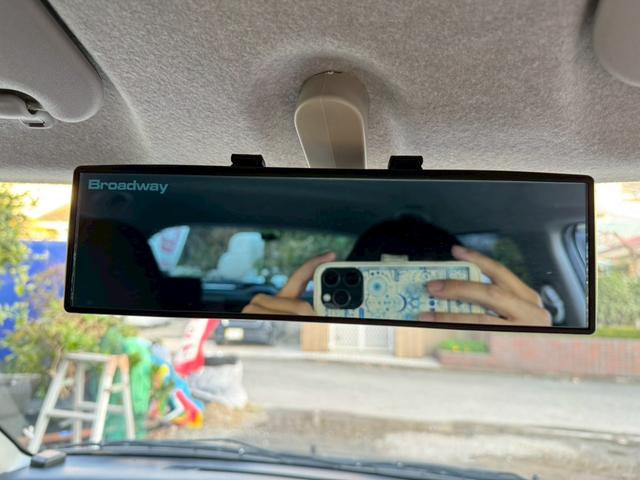 スイフト スポーツ　／５速マニュアル／ナビ／ワンセグＴＶ／社外サスペンション／社外マフラー／ゼロチャンバー／社外アルミホイール／サブウーファー／ＭＯＭＯステ／ドライブレコーダー前後／ＥＴＣ／（29枚目）