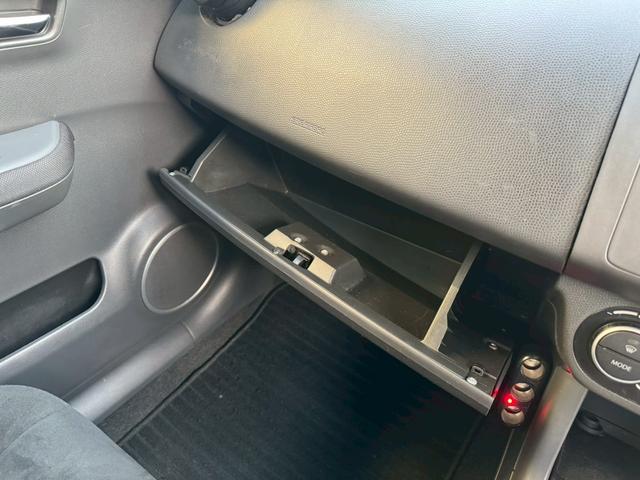 スイフト スポーツ　／５速マニュアル／ナビ／ワンセグＴＶ／社外サスペンション／社外マフラー／ゼロチャンバー／社外アルミホイール／サブウーファー／ＭＯＭＯステ／ドライブレコーダー前後／ＥＴＣ／（31枚目）