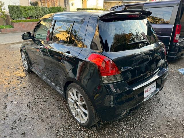 スイフト スポーツ　／５速マニュアル／ナビ／ワンセグＴＶ／社外サスペンション／社外マフラー／ゼロチャンバー／社外アルミホイール／サブウーファー／ＭＯＭＯステ／ドライブレコーダー前後／ＥＴＣ／（40枚目）