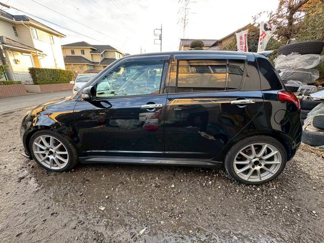 スイフト スポーツ　／５速マニュアル／ナビ／ワンセグＴＶ／社外サスペンション／社外マフラー／ゼロチャンバー／社外アルミホイール／サブウーファー／ＭＯＭＯステ／ドライブレコーダー前後／ＥＴＣ／（41枚目）