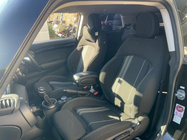 ＭＩＮＩ クーパーＳ　ＰＳ　ＰＷ　　ＡＷ　ＡＢ　ＷＡＢ　ナビ　ＡＢＳ　　キーレス　ＥＴＣ　Ｂ　カメラ　デジタルミラー　クルコン　純正アルミ　ツートンカラー　ＭＴモード　ＢＴオーディオ（7枚目）