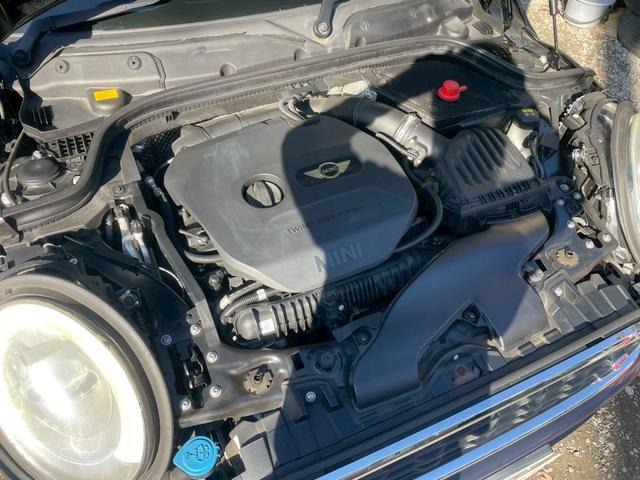 ＭＩＮＩ クーパーＳ　ＰＳ　ＰＷ　　ＡＷ　ＡＢ　ＷＡＢ　ナビ　ＡＢＳ　　キーレス　ＥＴＣ　Ｂ　カメラ　デジタルミラー　クルコン　純正アルミ　ツートンカラー　ＭＴモード　ＢＴオーディオ（28枚目）