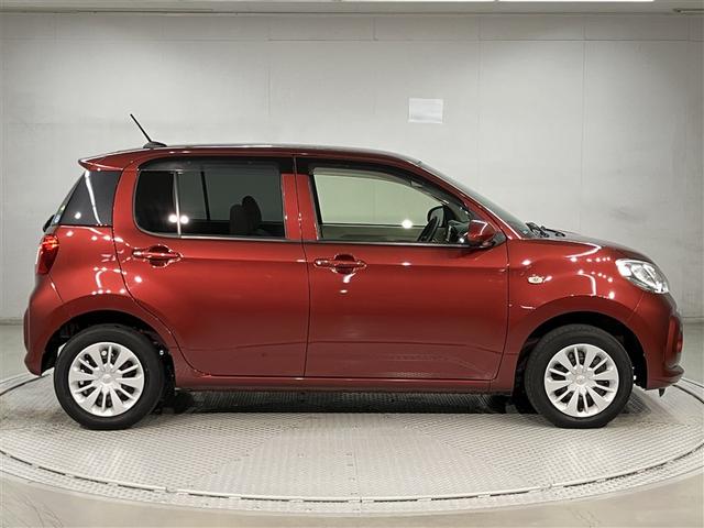 パッソ Ｘ　ＬパッケージＳ　衝突回避支援ブレーキ機能　横滑り防止機能　Ｉストップ　盗難防止システム　スマトキー　リアカメラ　ＥＴＣ車載器　Ｗエアバック　ＡＵＸ　ワンセグＴＶ　オートエアコン　ナビＴＶ　１オーナー　エアバッグ（3枚目）