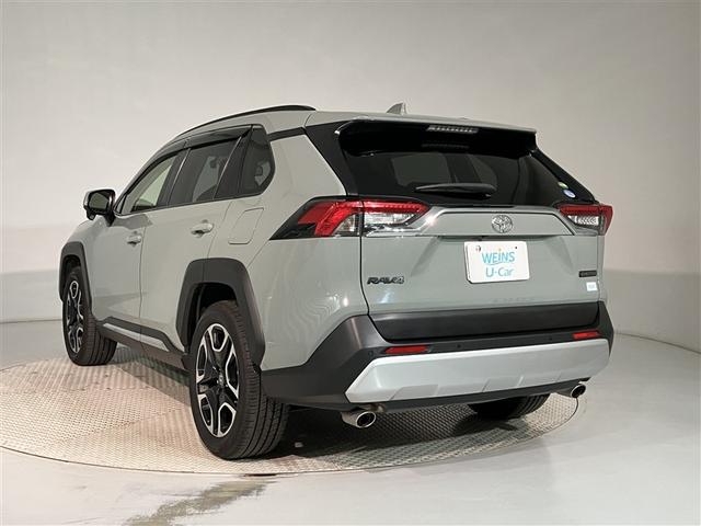 ＲＡＶ４ アドベンチャー　リヤカメラ　記録簿付　アルミ　クルーズＣ　ナビテレビ　ＬＥＤライト　１オーナー　イモビ　地デジ　ＥＳＣ　スマキー　ＰＳ　ＥＴＣ付き　ドラレコ付き　エアコン　４ＷＤ車　電動パワーシート　パワーウインドウ（4枚目）