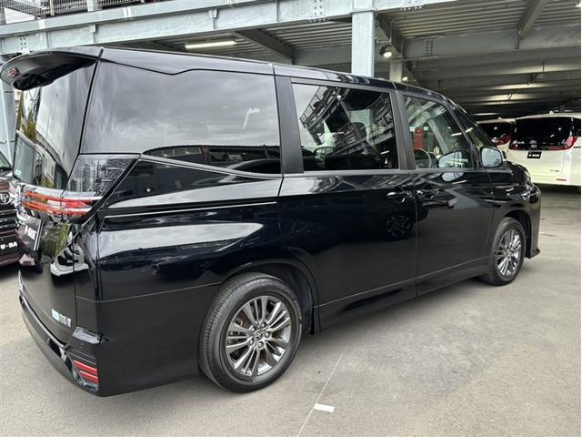 ヴォクシー ハイブリッドＳ－Ｇ　ＴＶ　地デジ　クルコン　Ｂカメラ　横滑防止装置　ＬＥＤヘッド　ＥＴＣ車載器　ワンオーナー車　両側自動ドア　キーレス　アルミホイール　３列シート　スマートキー　ミュージックプレイヤー接続可　点検記録簿（4枚目）