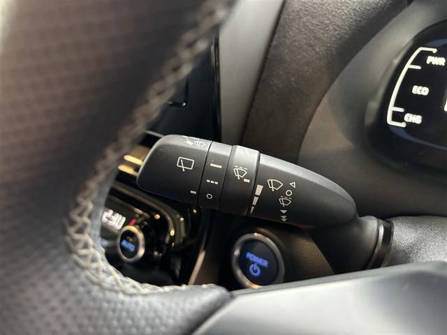 アクア ＧＲスポーツ　スマートキー＆プッシュスタート　イモビライザー　ナビ　ＬＥＤライト　衝突軽減ブレーキ　ワンオーナー車　クルコン　メモリナビ　ミュージックプレイヤー接続可　横滑り防止装置　オートエアコン　キーレス（12枚目）