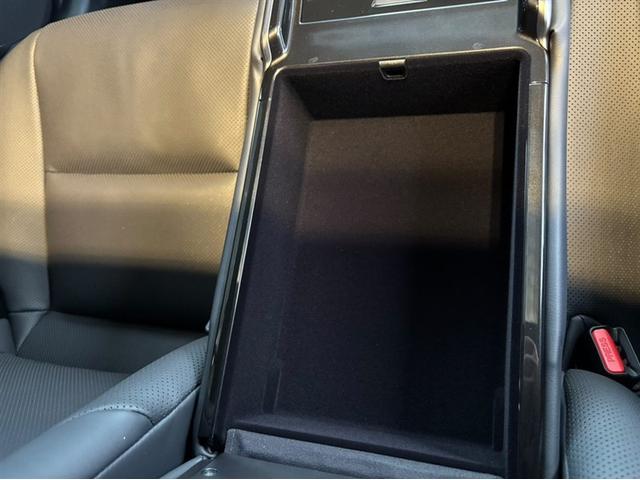 クラウン Z ムーンルーフ レザーシート LEDヘッドライト 1オナ 地デジTV ABS AC100V パワーシート バックモニター スマートキー ETC ドライブレコーダー アルミホイール エアコン 盗難防止装置(24枚目)