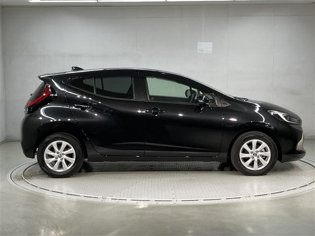 アクア Z LEDヘッドライト スマートキー 100V電源 イモビライザー アルミホイール ドライブレコーダー オートクルーズコントロール 点検記録簿 エアコン ESC ナビ カーテンエアバッグ ETC キーレス(3枚目)