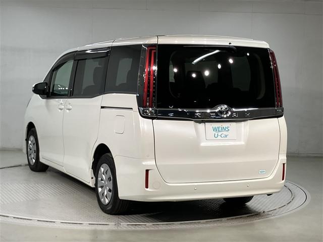 ノア Ｘ　ブレーキサポート　イモビライザー　アイドリングストッ　メンテナンスノート　ＡＵＸ　ワンオーナー車　クルーズＣ　バックモニタ－　ＬＥＤランプ　スマートキ　オートエアコン　ＥＳＣ　ワンセグテレビ　３列（4枚目）