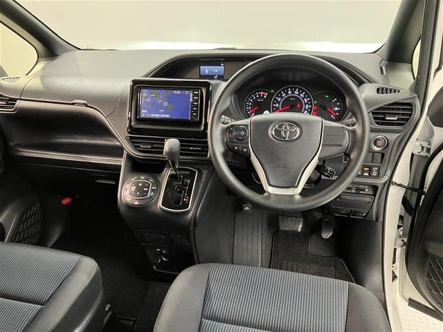 ノア Ｘ　ブレーキサポート　イモビライザー　アイドリングストッ　メンテナンスノート　ＡＵＸ　ワンオーナー車　クルーズＣ　バックモニタ－　ＬＥＤランプ　スマートキ　オートエアコン　ＥＳＣ　ワンセグテレビ　３列（5枚目）