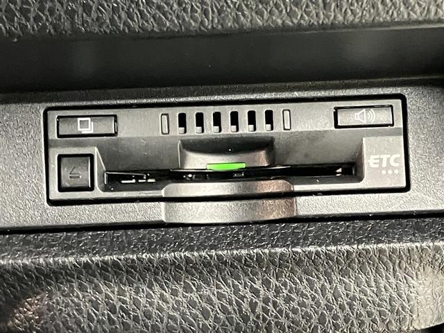 ノア Ｘ　ブレーキサポート　イモビライザー　アイドリングストッ　メンテナンスノート　ＡＵＸ　ワンオーナー車　クルーズＣ　バックモニタ－　ＬＥＤランプ　スマートキ　オートエアコン　ＥＳＣ　ワンセグテレビ　３列（8枚目）