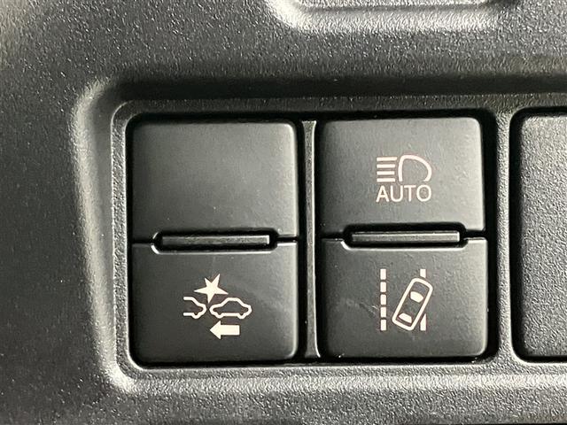 ノア Ｘ　ブレーキサポート　イモビライザー　アイドリングストッ　メンテナンスノート　ＡＵＸ　ワンオーナー車　クルーズＣ　バックモニタ－　ＬＥＤランプ　スマートキ　オートエアコン　ＥＳＣ　ワンセグテレビ　３列（10枚目）