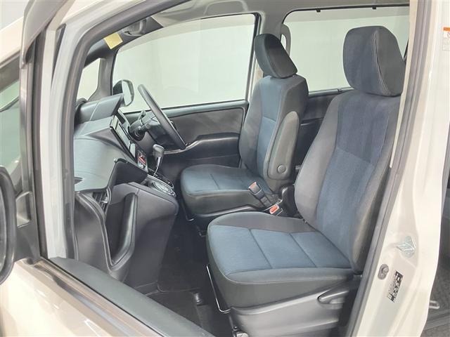 ノア Ｘ　ブレーキサポート　イモビライザー　アイドリングストッ　メンテナンスノート　ＡＵＸ　ワンオーナー車　クルーズＣ　バックモニタ－　ＬＥＤランプ　スマートキ　オートエアコン　ＥＳＣ　ワンセグテレビ　３列（15枚目）