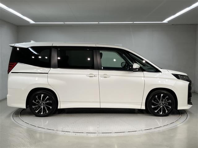 ノア Ｓ－Ｚ　アルミホイール　クルーズコントロール　記録簿　盗難防止装置　ＬＥＤライト　両側自動ドア　メモリーナビ　キーレス　横滑り防止　ナビＴＶ　ワンオーナー　三列シート　ＤＶＤ再生　ミュージックプレイヤー接続可（3枚目）