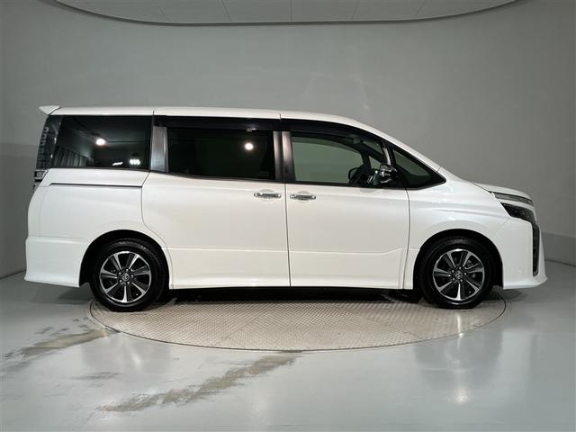 ヴォクシー ZS 煌II スマートキー・プッシュスタート バックガイドモニター セキュリティアラーム 両側パワスラドア 1オーナー ETC車載器 地デジテレビ 記録簿付き VSC LEDライト 助手席エアバック AC パワステ(3枚目)